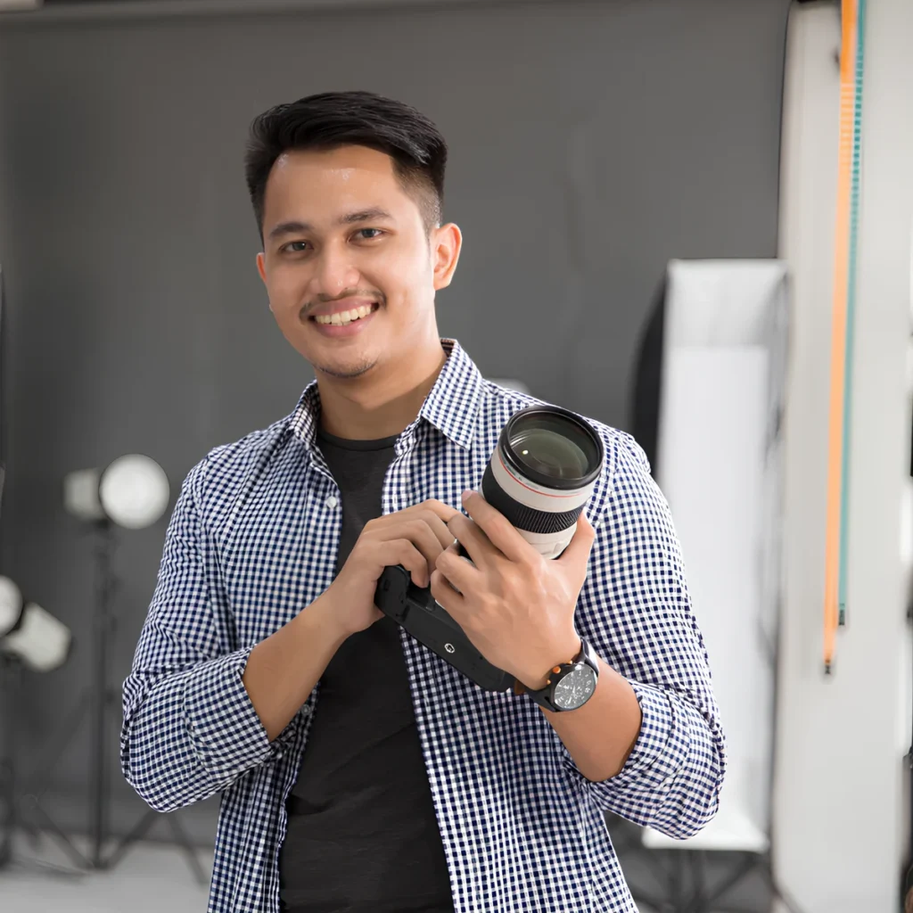 Image of a photographer.