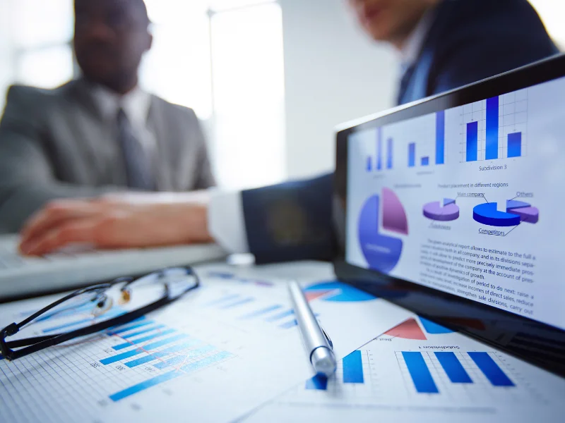 Image representing digital marketing challenges for marketers online.