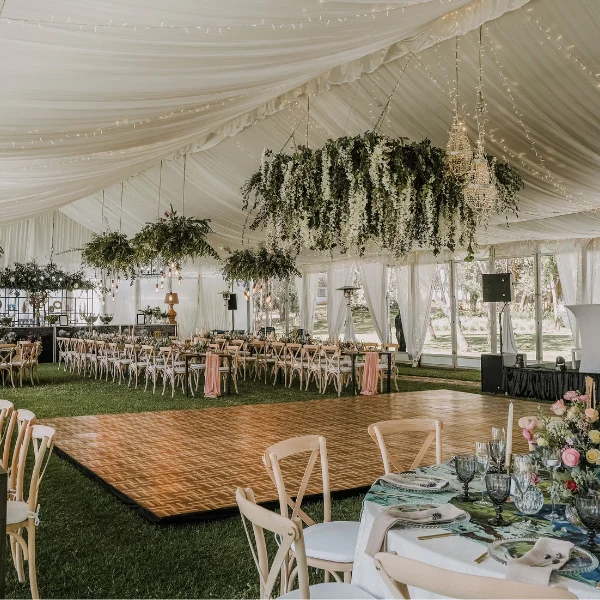 Image of a weddiingt venue.